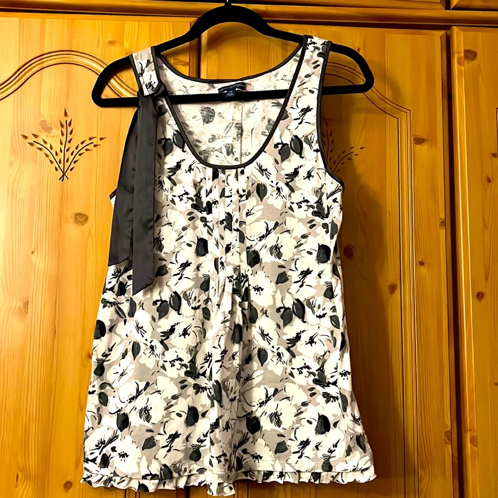 American Eagle pleated tank top with ribbon detail. NWOT